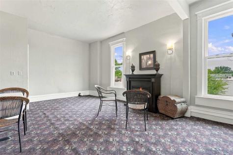 203 5th Street Kalona IA 52247