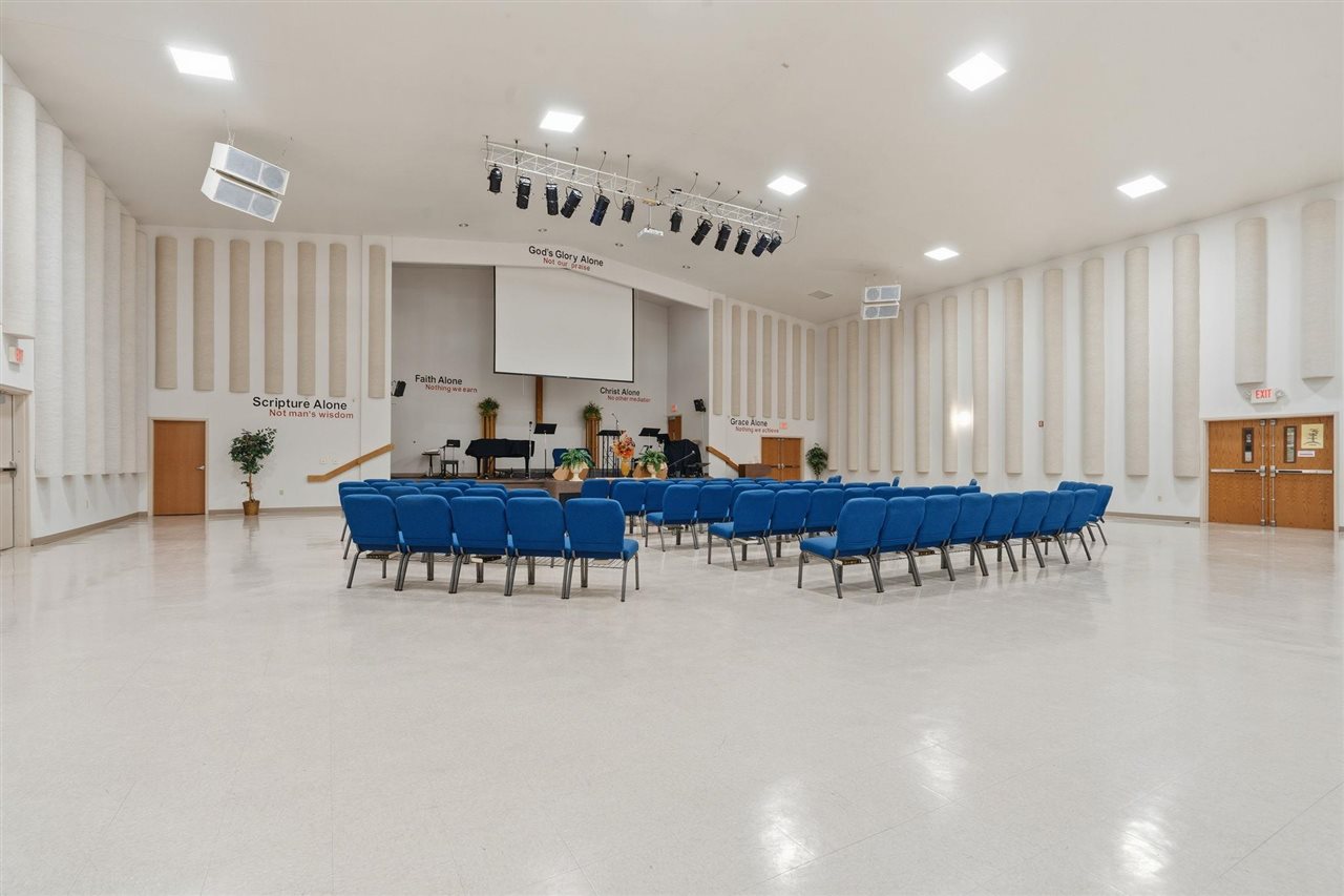 1700 NE Boyson Road Cedar Rapids IA 52402