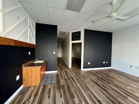 413 E Main Street Central City IA 52214
