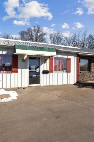 1054 W Madison Street Washington IA 52353