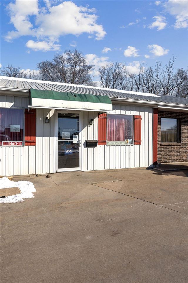 1054 W Madison Street Washington IA 52353