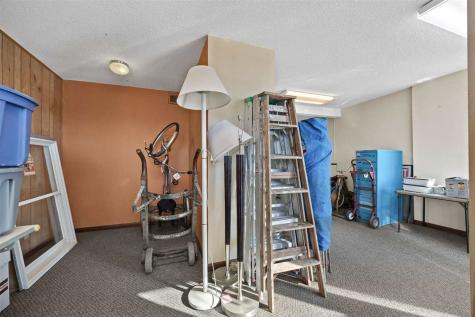 1054 W Madison Street Washington IA 52353
