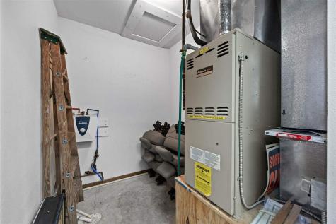 1054 W Madison Street Washington IA 52353