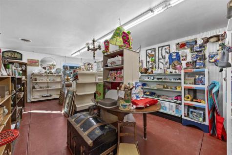 1054 W Madison Street Washington IA 52353