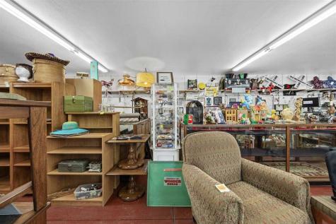 1054 W Madison Street Washington IA 52353