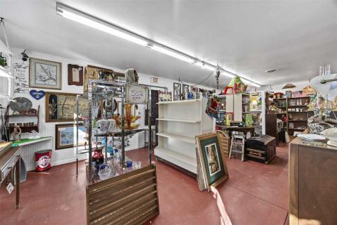 1054 W Madison Street Washington IA 52353