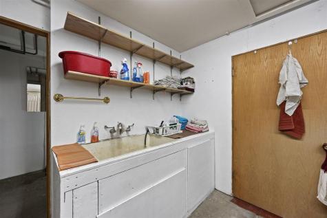 1054 W Madison Street Washington IA 52353