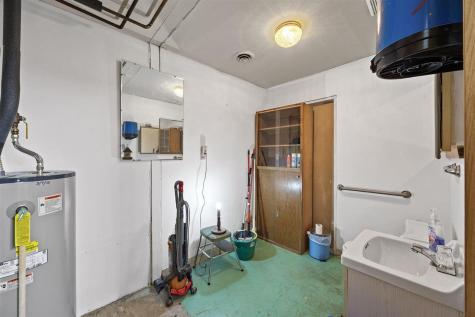 1054 W Madison Street Washington IA 52353