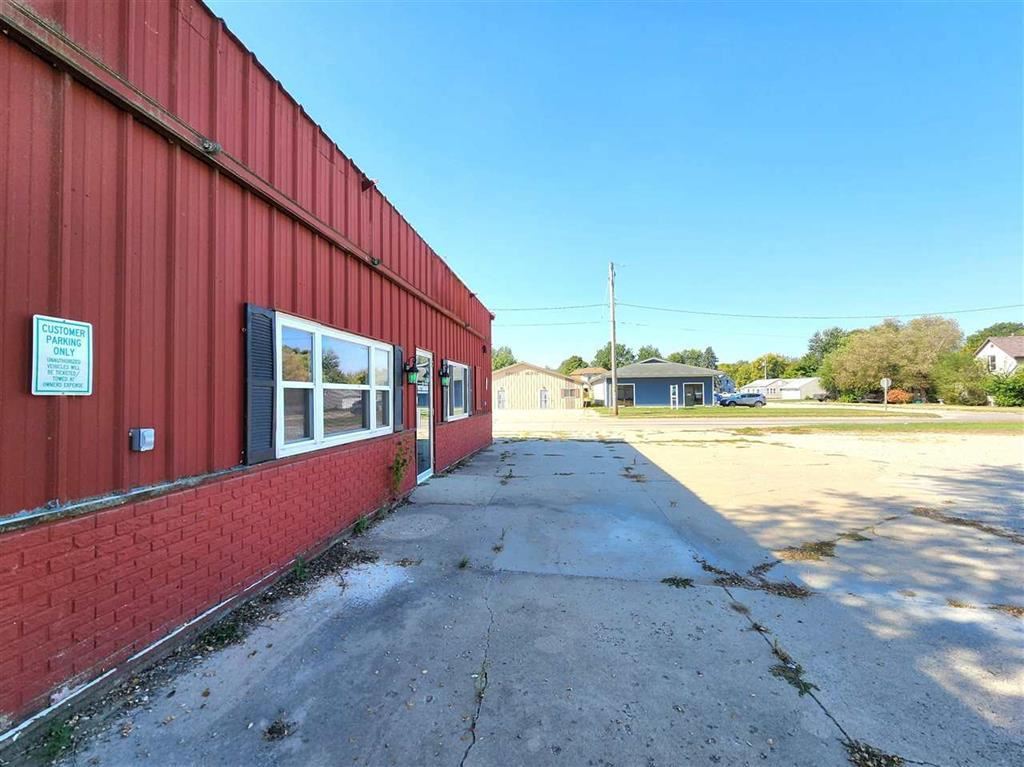594 Eastern Avenue Marengo IA 52301