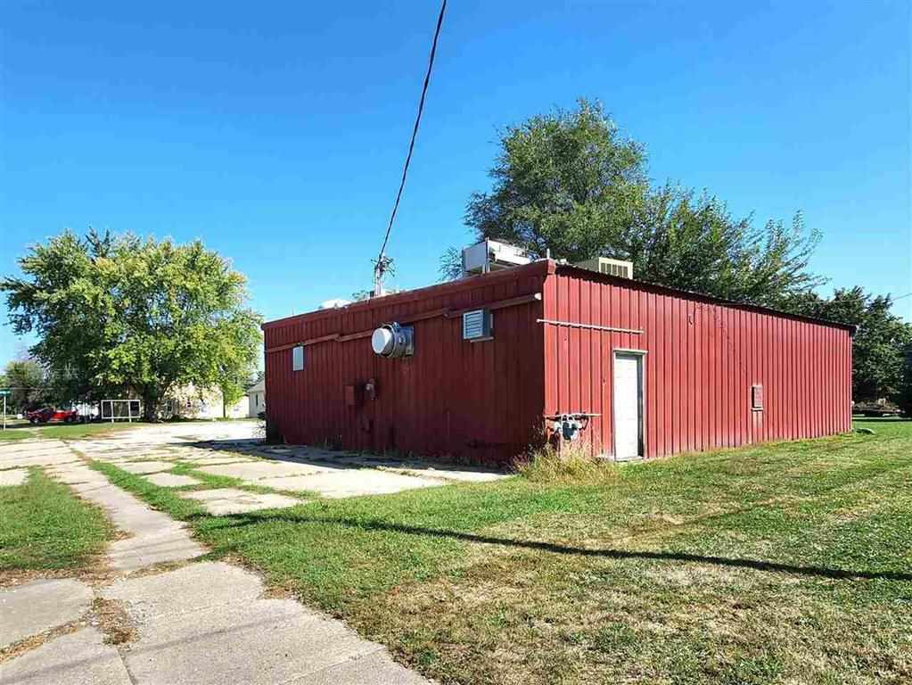 594 Eastern Avenue Marengo IA 52301