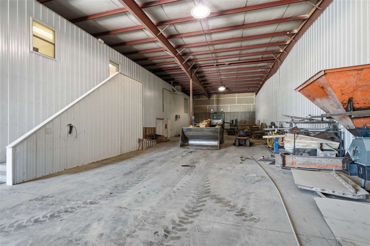 1004 Grant Street Manchester IA 52057