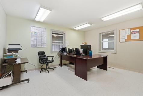 1004 Grant Street Manchester IA 52057