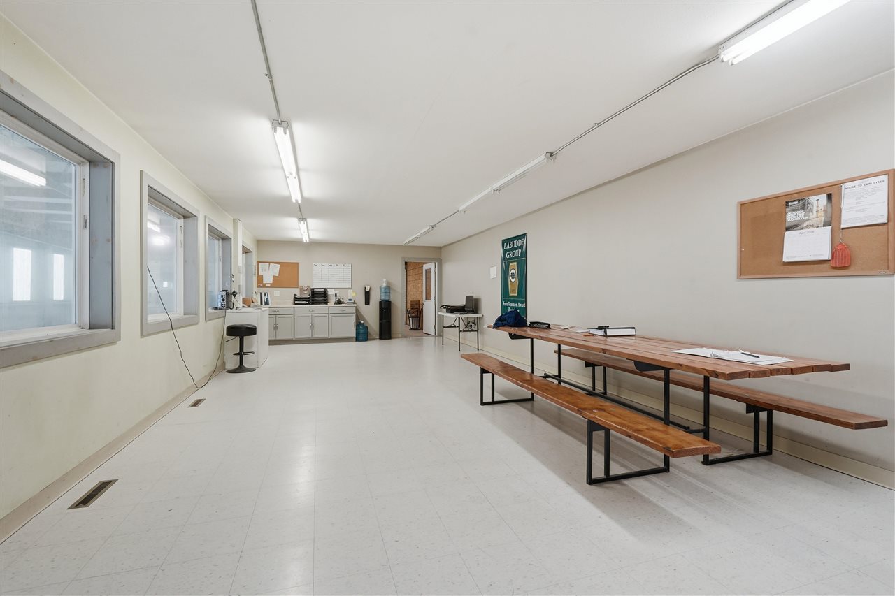 1004 Grant Street Manchester IA 52057