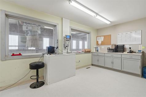 1004 Grant Street Manchester IA 52057