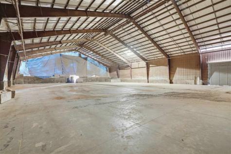 1004 Grant Street Manchester IA 52057