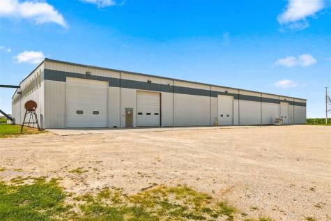 1004 Grant Street Manchester IA 52057