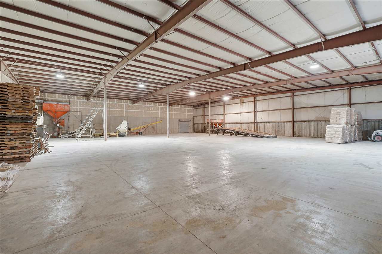 1004 Grant Street Manchester IA 52057
