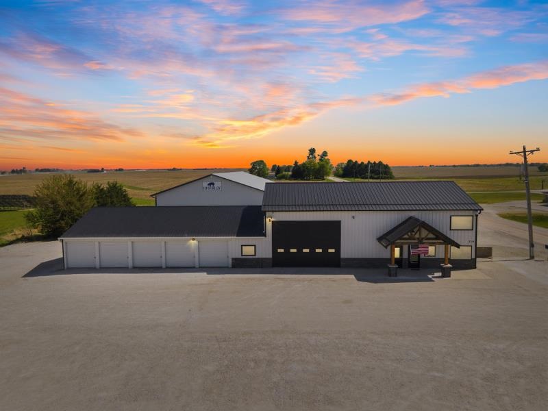 214 Airport Road Washington IA 52353