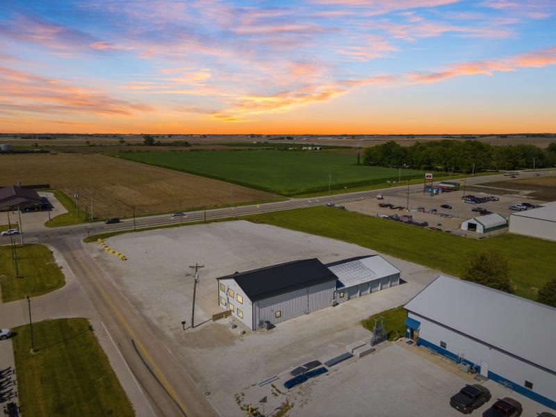 214 Airport Road Washington IA 52353