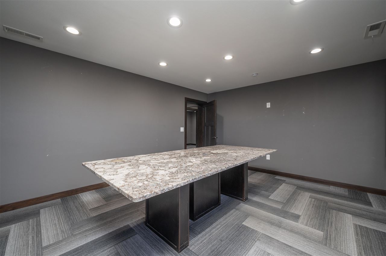 2601 120th Street NW Swisher IA 52338