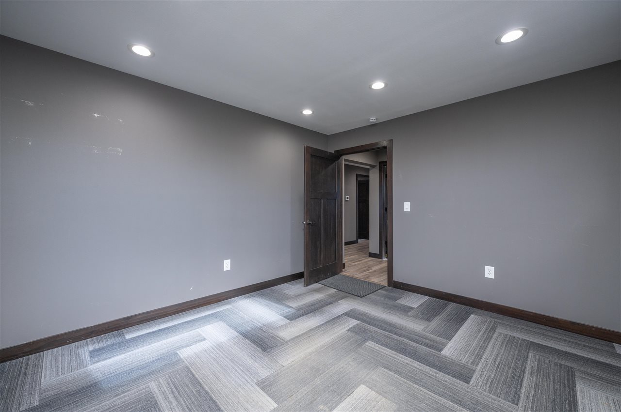 2601 120th Street NW Swisher IA 52338