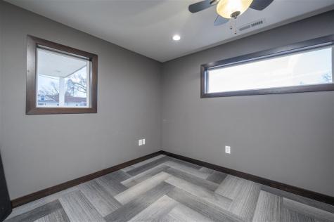 2601 120th Street NW Swisher IA 52338