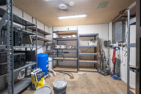 2601 120th Street NW Swisher IA 52338