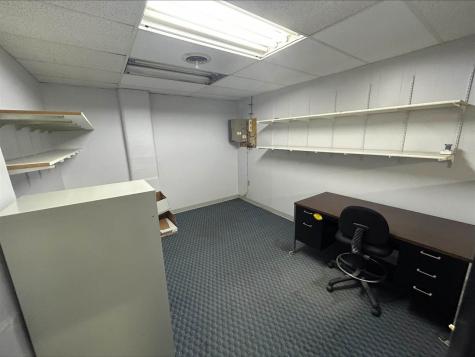 931/945 SW Rockford Road Cedar Rapids IA 52404