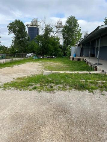 931/945 SW Rockford Road Cedar Rapids IA 52404
