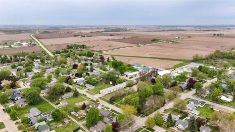 401 W 9th Street Tipton IA 52772