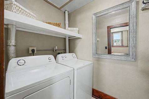 806 12th Street Belle Plaine IA 52208