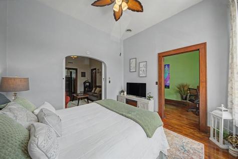 806 12th Street Belle Plaine IA 52208