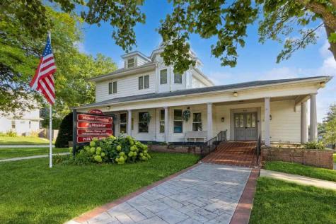 306 W State Street Williamsburg IA 52361