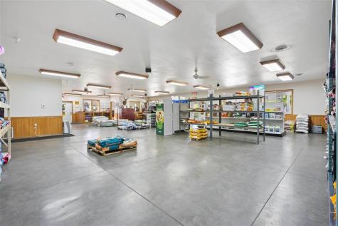 310-330 S Dubuque Street Solon IA 52333