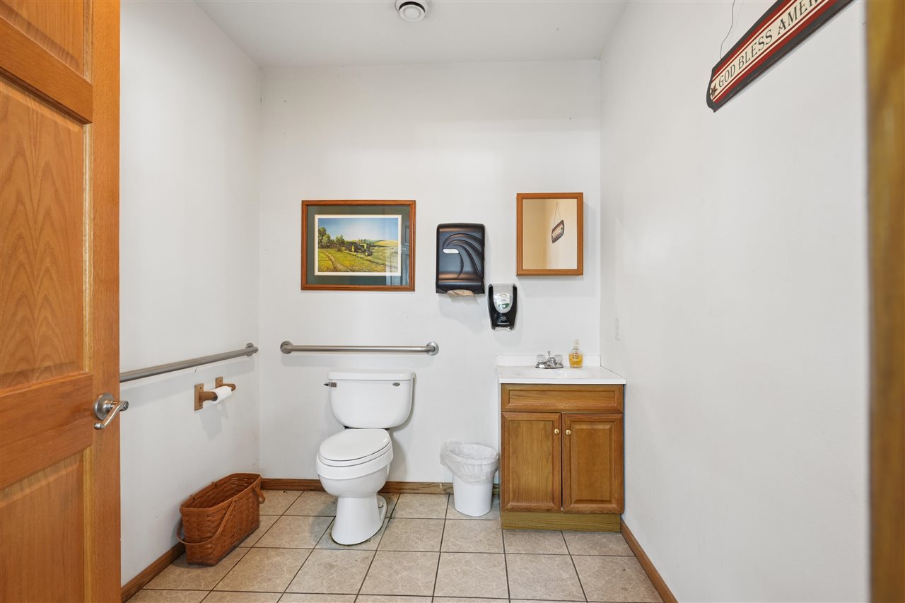 310-330 S Dubuque Street Solon IA 52333