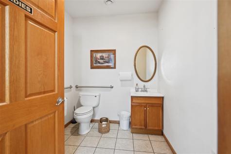 310-330 S Dubuque Street Solon IA 52333
