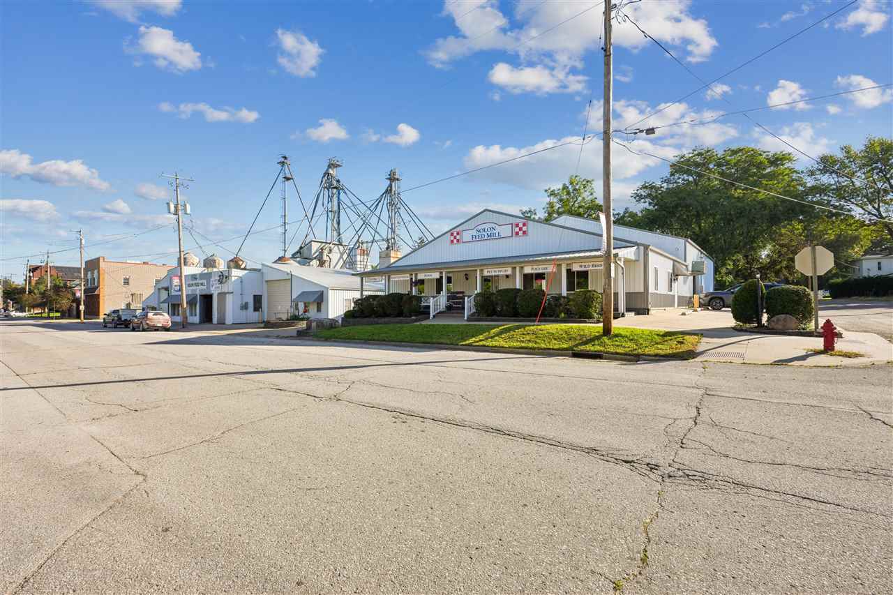 310-330 S Dubuque Street Solon IA 52333