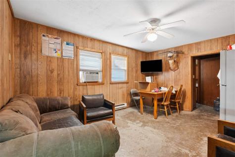 310-330 S Dubuque Street Solon IA 52333