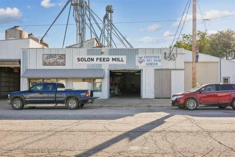 310-330 S Dubuque Street Solon IA 52333