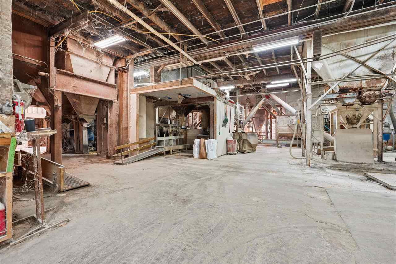 310-330 S Dubuque Street Solon IA 52333