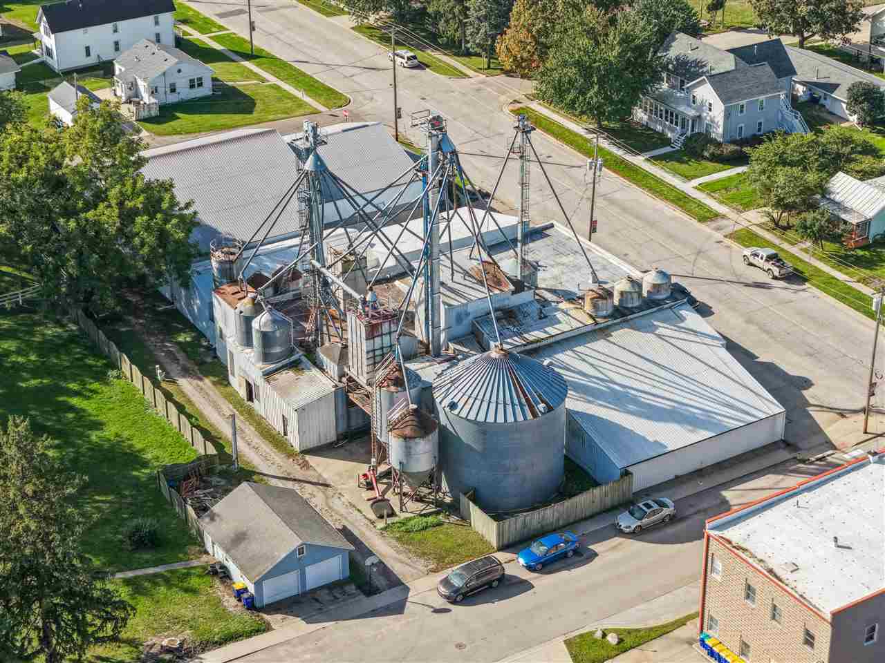 310-330 S Dubuque Street Solon IA 52333
