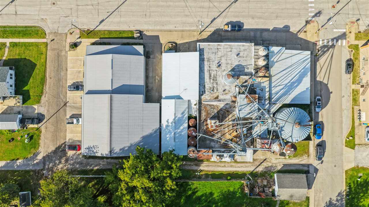 310-330 S Dubuque Street Solon IA 52333