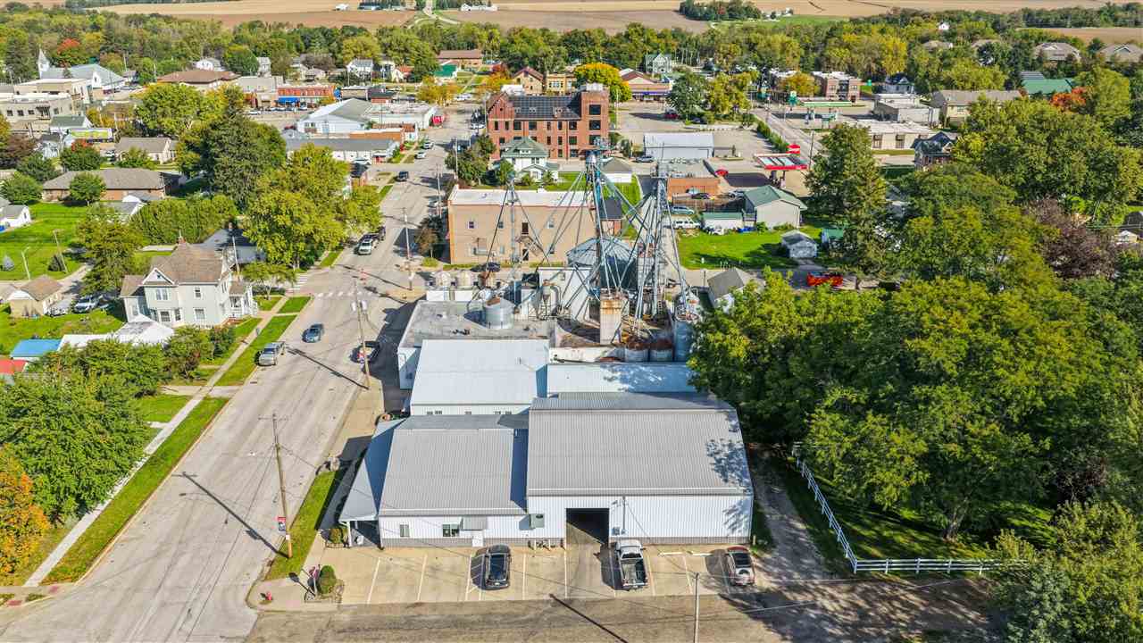 310-330 S Dubuque Street Solon IA 52333