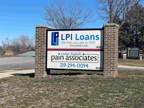 4201 Glass Road NE Cedar Rapids IA 52402