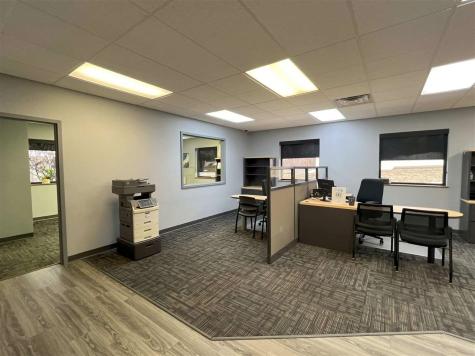 4201 Glass Road NE Cedar Rapids IA 52402