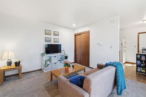 755 & 757 W Benton Street Iowa City IA 52246