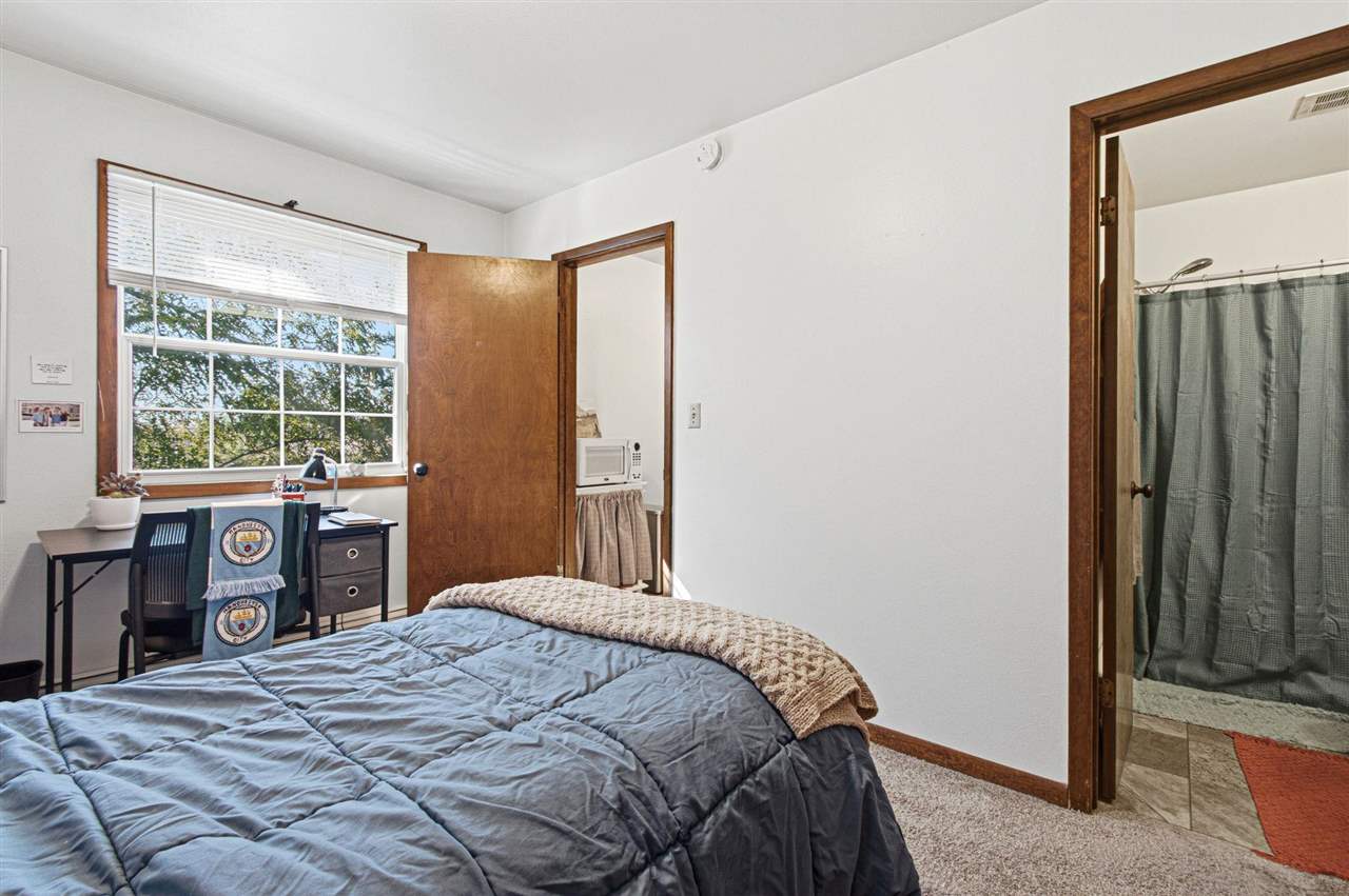 755 & 757 W Benton Street Iowa City IA 52246