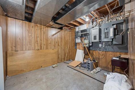 101 E 10th Street Monticello IA 52310-1034