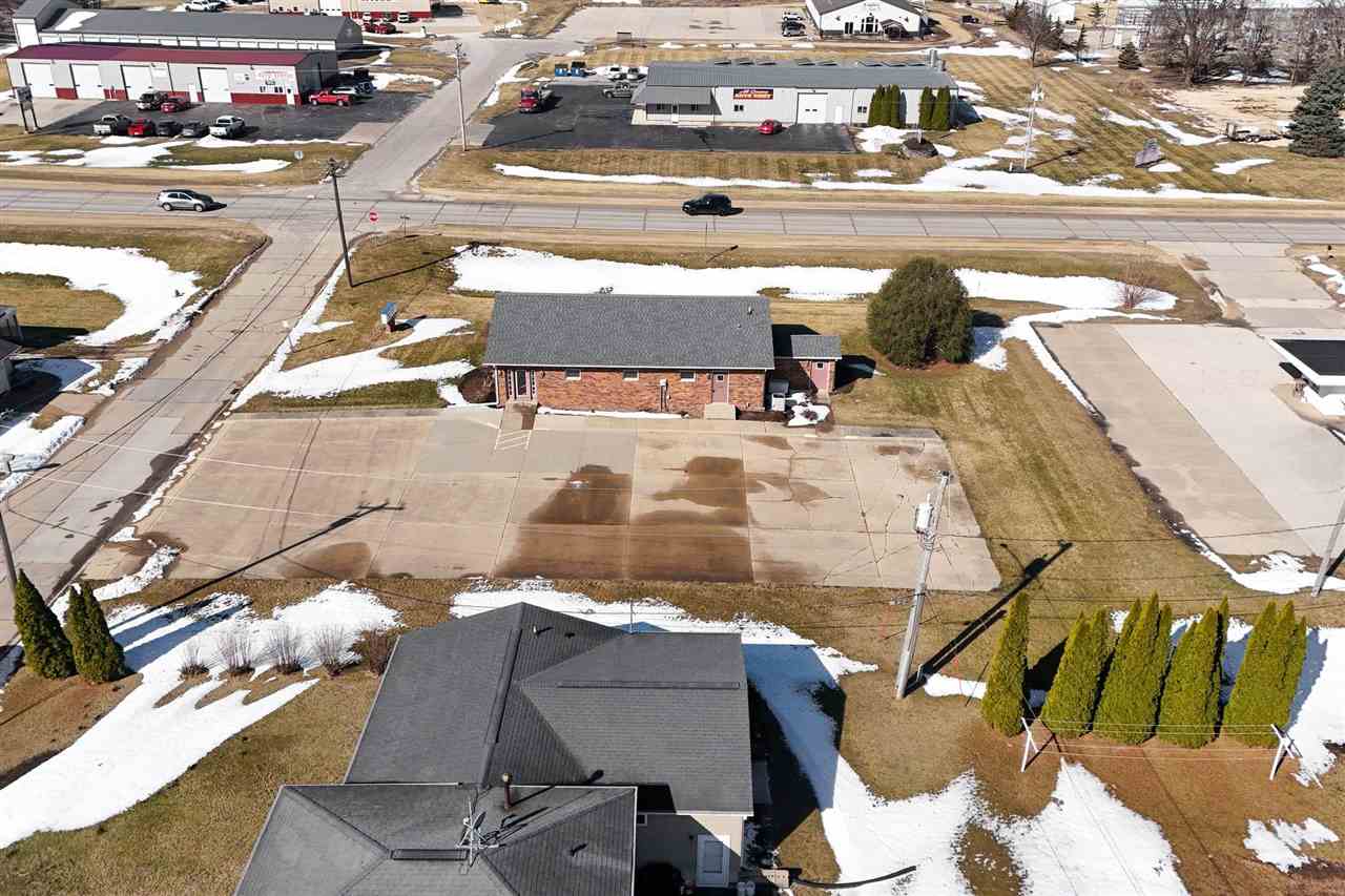 101 E 10th Street Monticello IA 52310-1034
