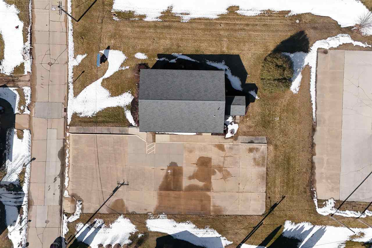 101 E 10th Street Monticello IA 52310-1034